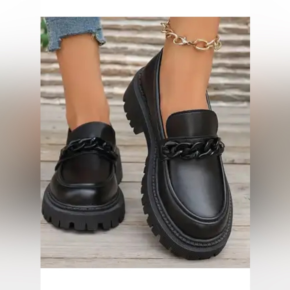 NWT Temu Black Chain Loafers